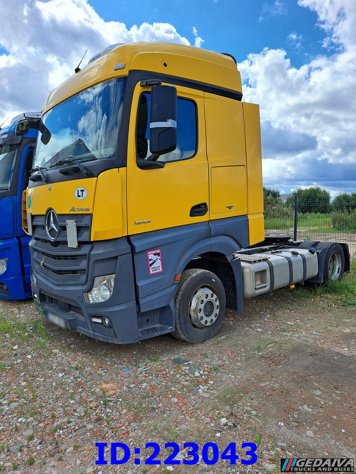 MERCEDES-BENZ Actros 1842 - Mega - Euro6 - Nyergesvontató: 1 kép. MERCEDES-BENZ Actros 1842 - Mega - Euro6 - Nyergesvontató: 1 kép.