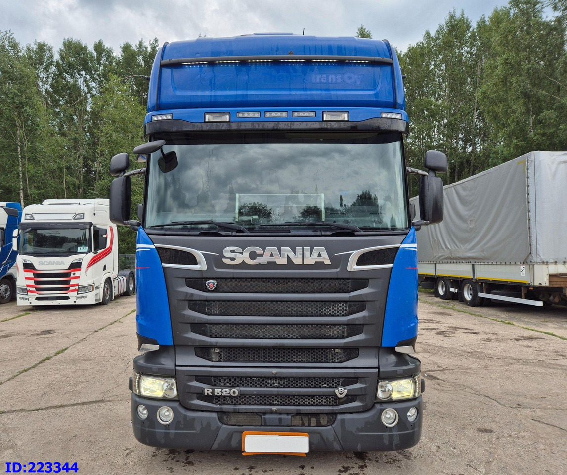 SCANIA R520 V8 Retarder Euro6 - Nyergesvontató: 2 kép. SCANIA R520 V8 Retarder Euro6 - Nyergesvontató: 2 kép.