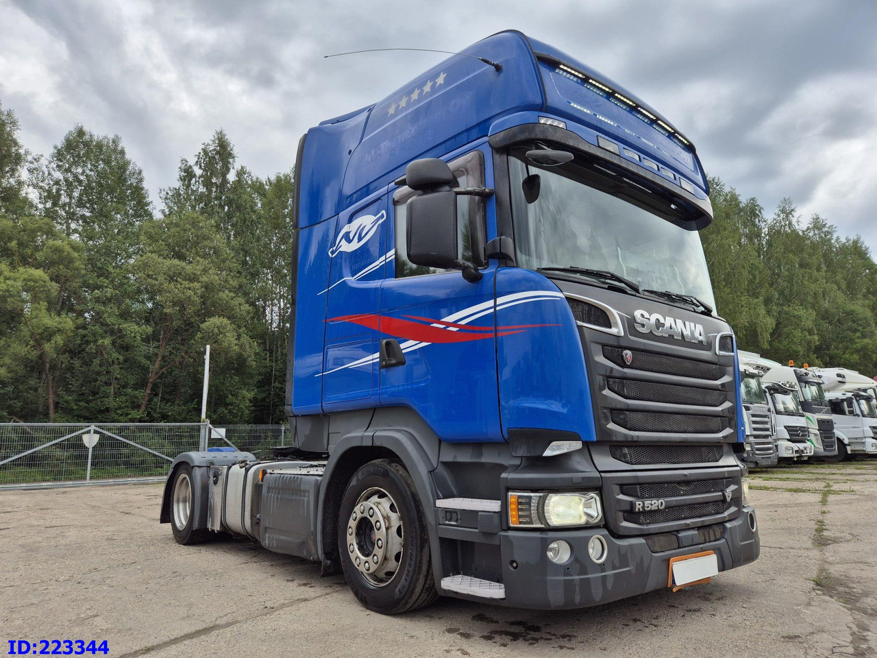 SCANIA R520 V8 Retarder Euro6 - Nyergesvontató: 1 kép. SCANIA R520 V8 Retarder Euro6 - Nyergesvontató: 1 kép.