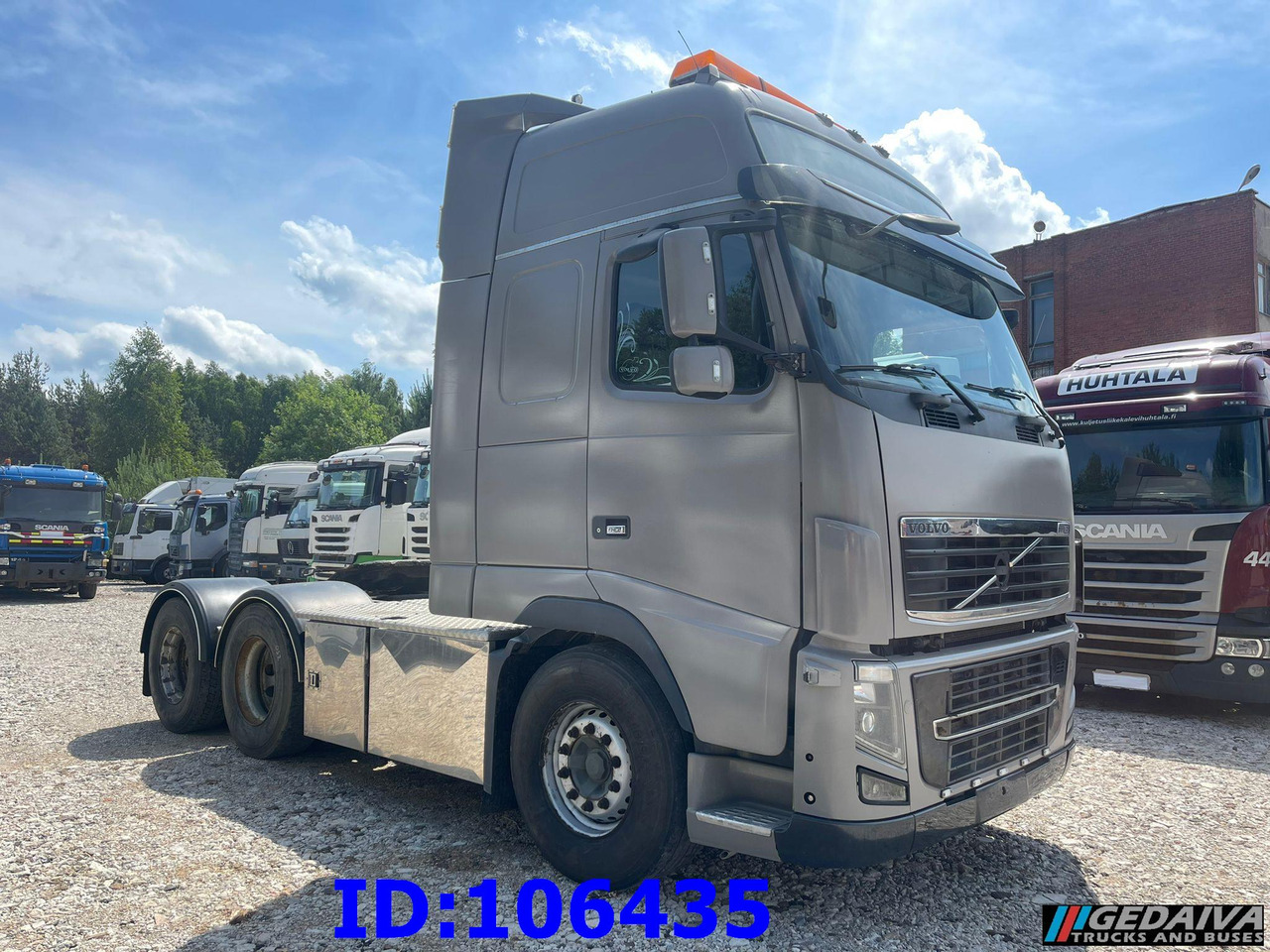 VOLVO FH16 700HP 6X4 Euro5 - Nyergesvontató: 2 kép. VOLVO FH16 700HP 6X4 Euro5 - Nyergesvontató: 2 kép.