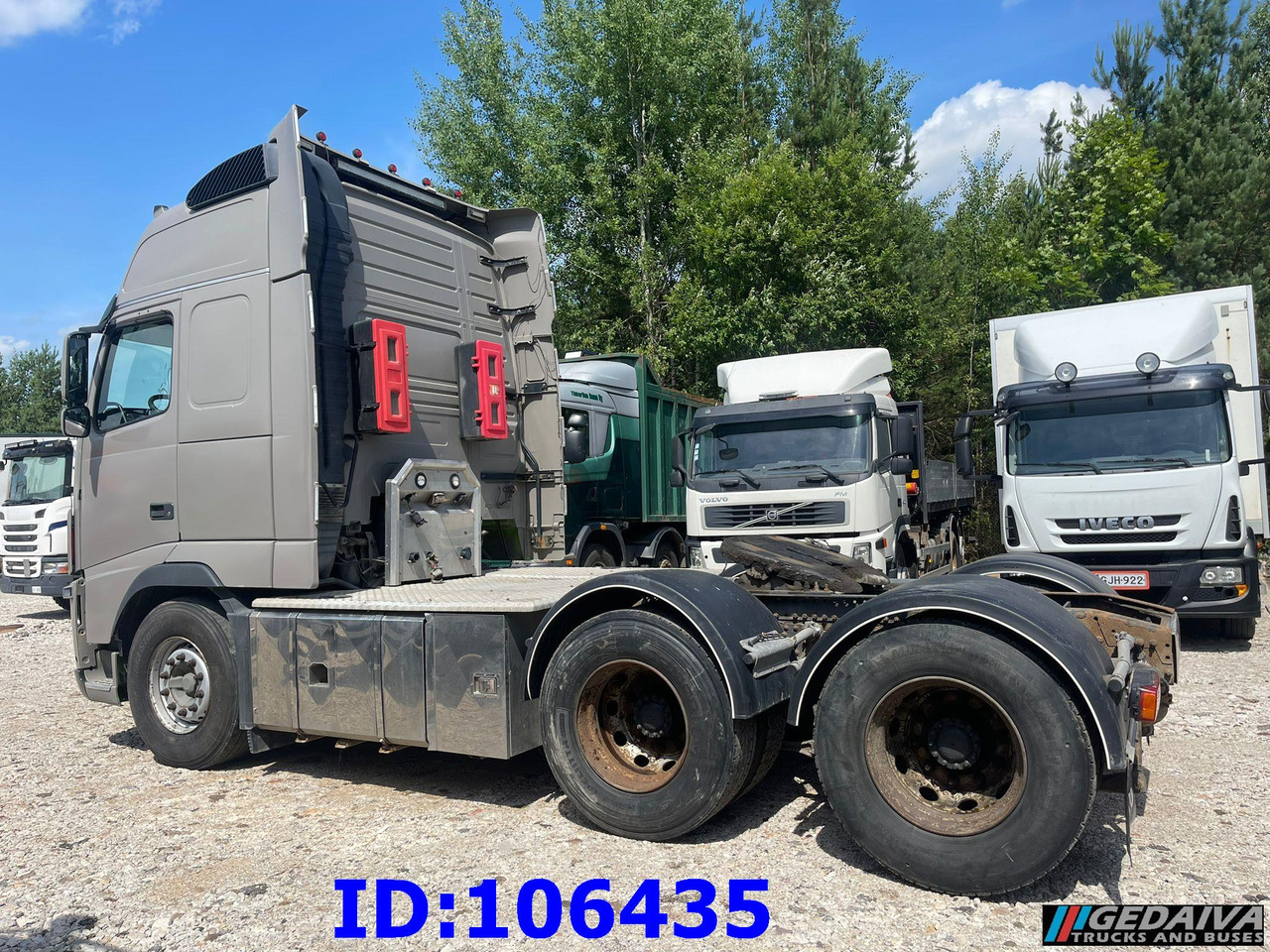 VOLVO FH16 700HP 6X4 Euro5 - Nyergesvontató: 4 kép. VOLVO FH16 700HP 6X4 Euro5 - Nyergesvontató: 4 kép.