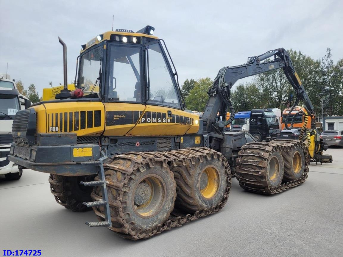 PONSSE FOX 8W - Fakitermelő gép: 5 kép. PONSSE FOX 8W - Fakitermelő gép: 5 kép.