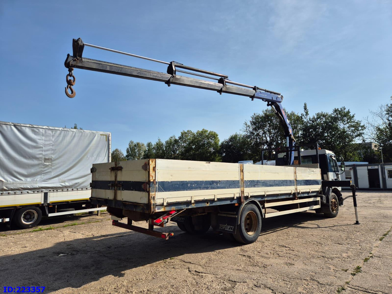 RENAULT Premium 210 4x2 Crane PM - Rönkszállító teherautó: 4 kép. RENAULT Premium 210 4x2 Crane PM - Rönkszállító teherautó: 4 kép.