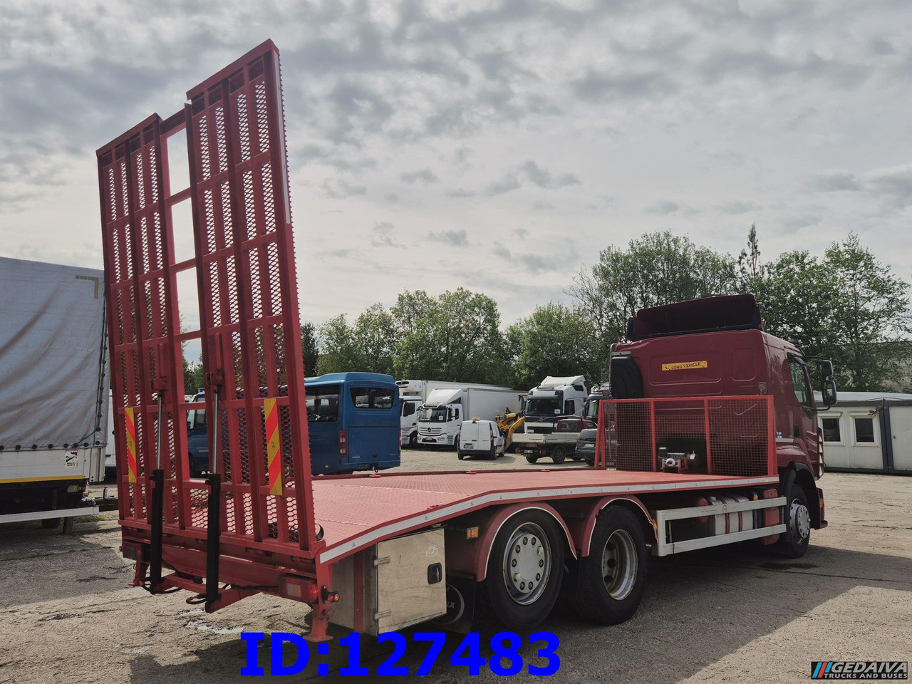 RENAULT Premium 460 6x2 (Steering axel) Euro5 - Platós teherautó: 5 kép. RENAULT Premium 460 6x2 (Steering axel) Euro5 - Platós teherautó: 5 kép.