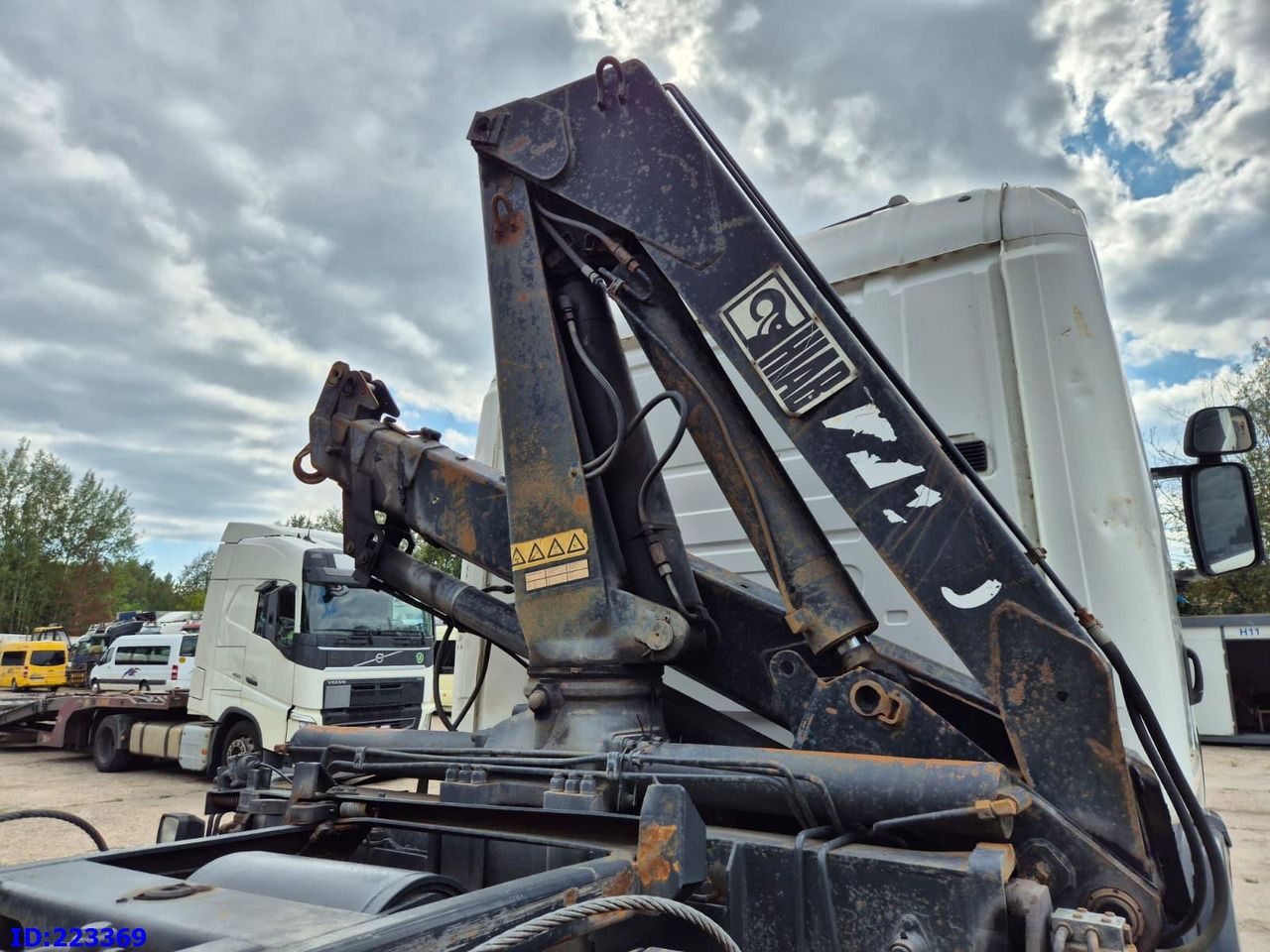 SCANIA R124 420 + Crane HIAB 140AW - Billenőplatós teherautó: 5 kép. SCANIA R124 420 + Crane HIAB 140AW - Billenőplatós teherautó: 5 kép.