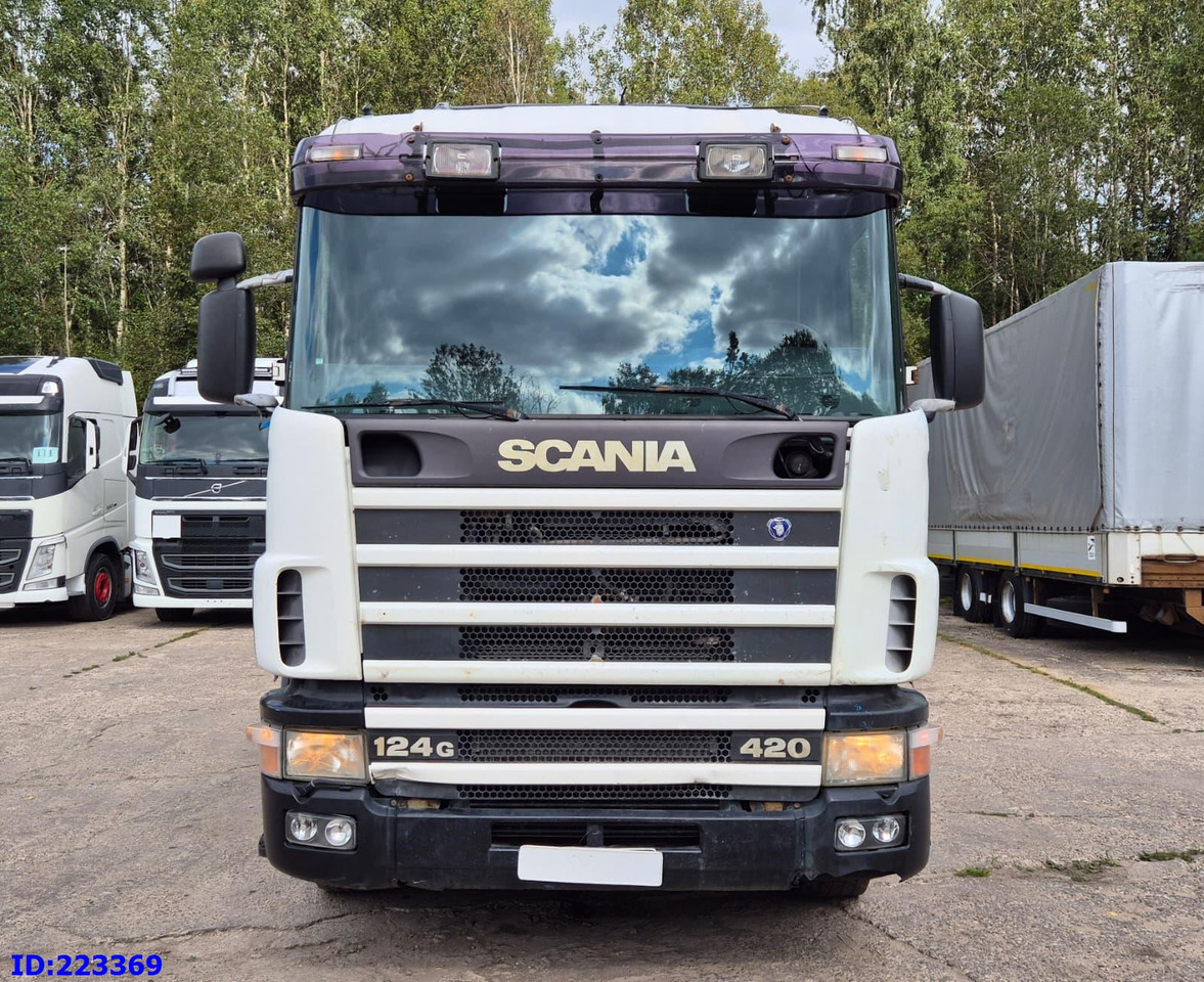 SCANIA R124 420 + Crane HIAB 140AW - Billenőplatós teherautó: 2 kép. SCANIA R124 420 + Crane HIAB 140AW - Billenőplatós teherautó: 2 kép.