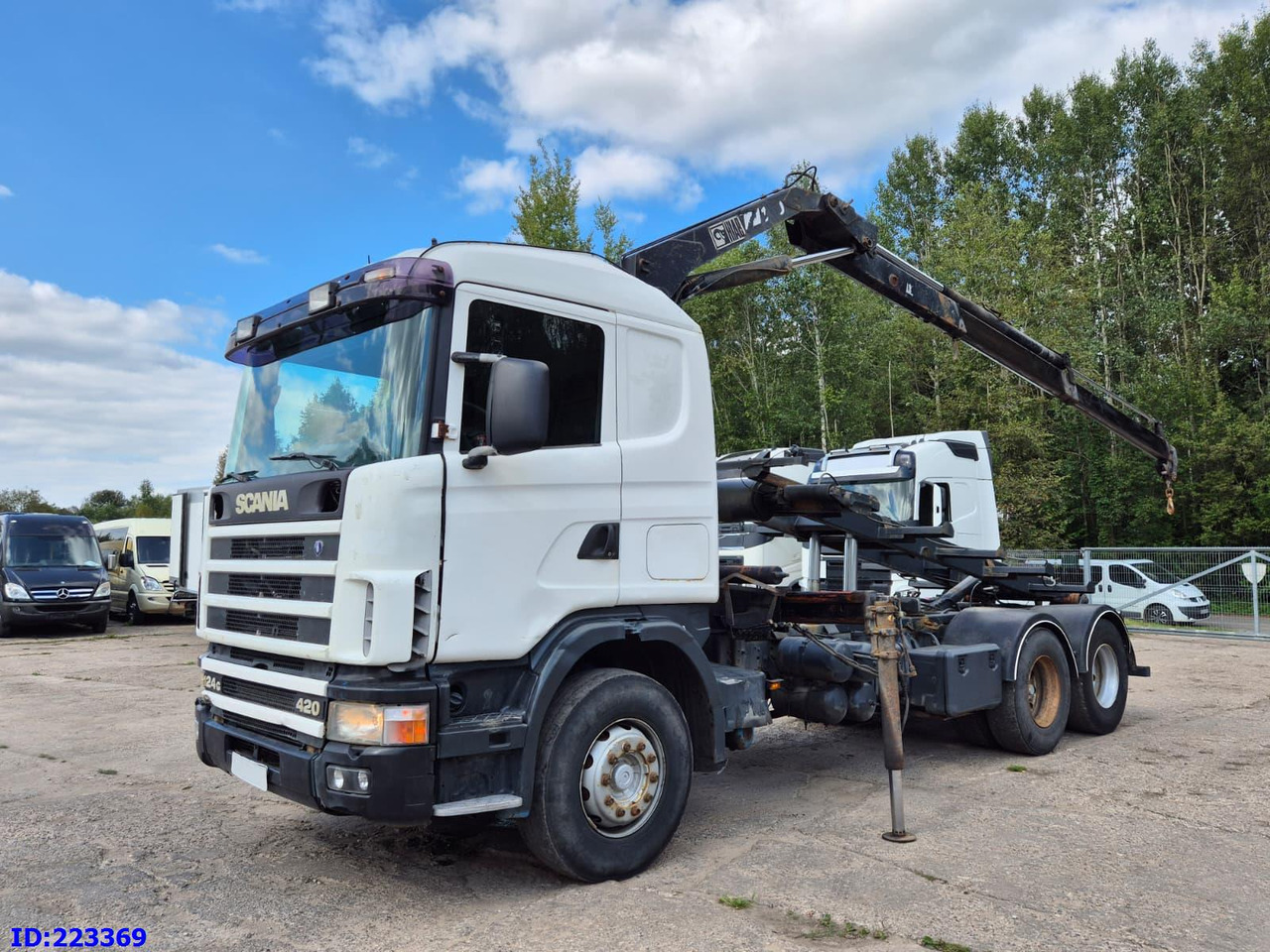 SCANIA R124 420 + Crane HIAB 140AW - Billenőplatós teherautó: 1 kép. SCANIA R124 420 + Crane HIAB 140AW - Billenőplatós teherautó: 1 kép.
