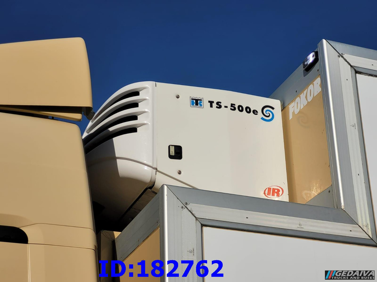 THERMO KING TS-500e - Hűtőegység: 1 kép. THERMO KING TS-500e - Hűtőegység: 1 kép.