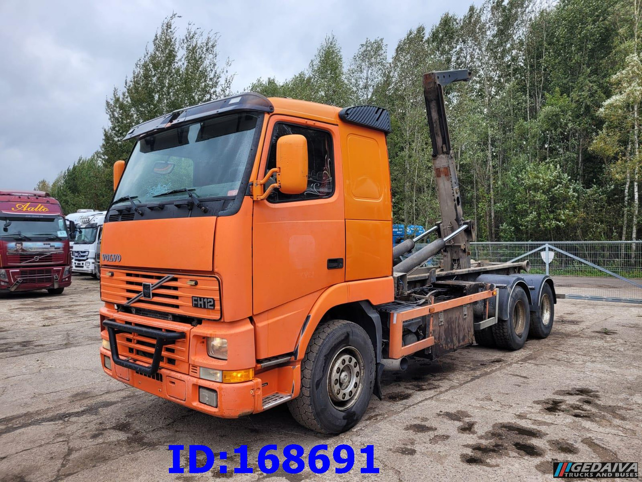 VOLVO FH12 380HP 6x2 10tyre Hook Tipper - Horgos rakodó teherautó: 1 kép. VOLVO FH12 380HP 6x2 10tyre Hook Tipper - Horgos rakodó teherautó: 1 kép.