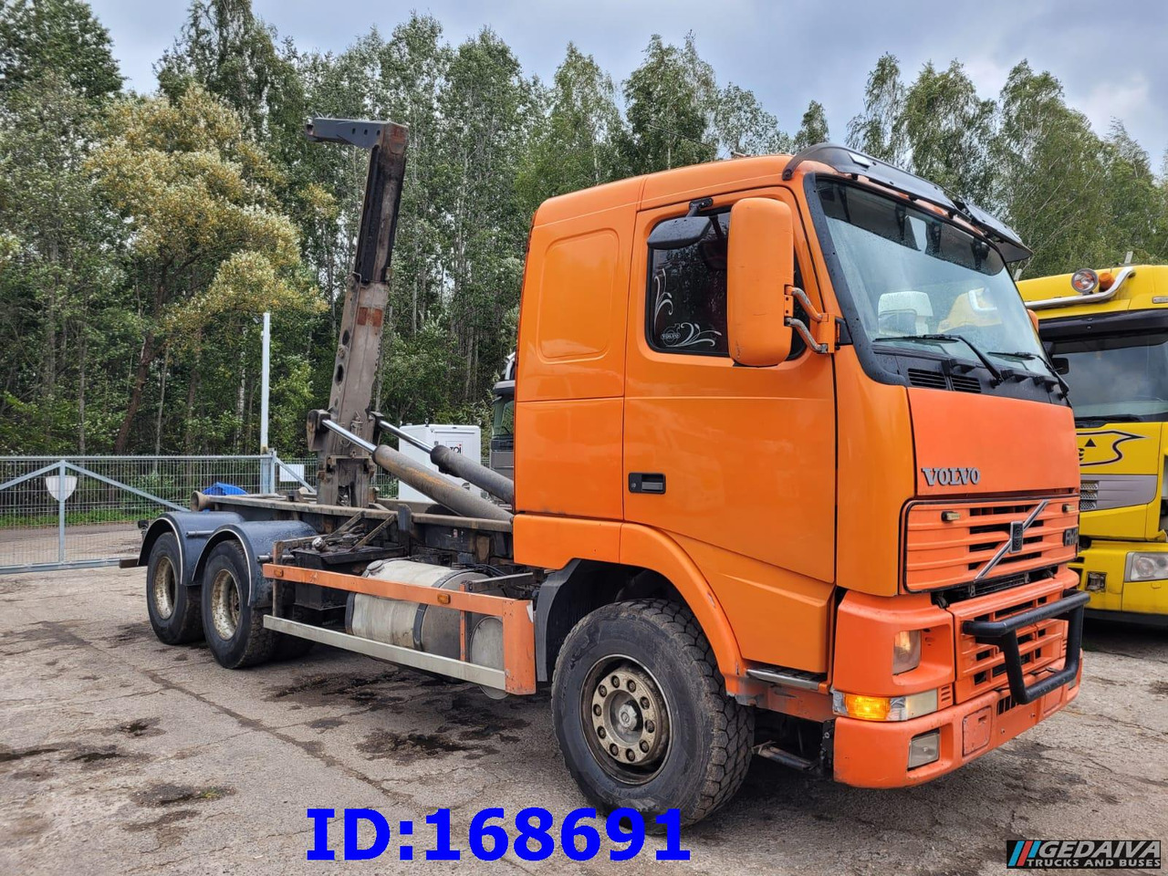 VOLVO FH12 380HP 6x2 10tyre Hook Tipper - Horgos rakodó teherautó: 4 kép. VOLVO FH12 380HP 6x2 10tyre Hook Tipper - Horgos rakodó teherautó: 4 kép.