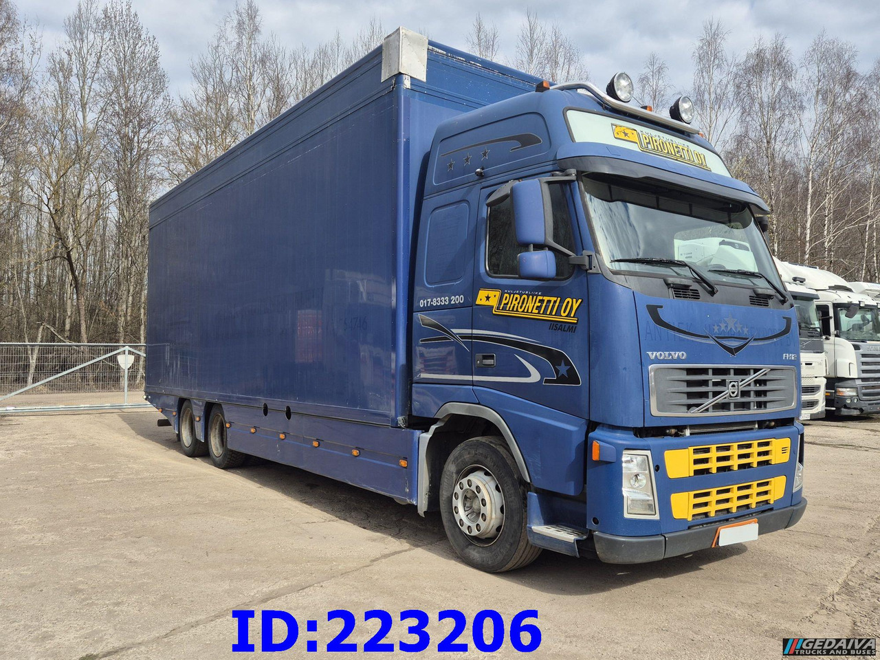 VOLVO FH12 420HP 6x2 - Hőszigetelt teherautó: 3 kép. VOLVO FH12 420HP 6x2 - Hőszigetelt teherautó: 3 kép.