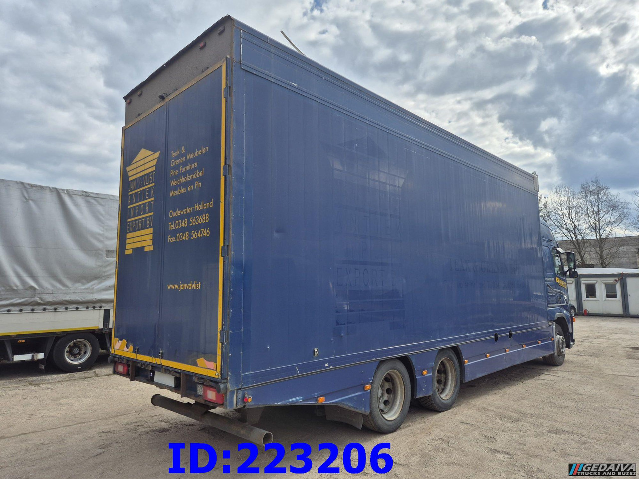 VOLVO FH12 420HP 6x2 - Hőszigetelt teherautó: 4 kép. VOLVO FH12 420HP 6x2 - Hőszigetelt teherautó: 4 kép.