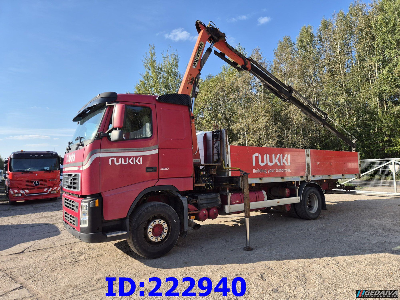 VOLVO FH12 420HP + Crane Palfinger PK9501 - Platós teherautó: 1 kép. VOLVO FH12 420HP + Crane Palfinger PK9501 - Platós teherautó: 1 kép.