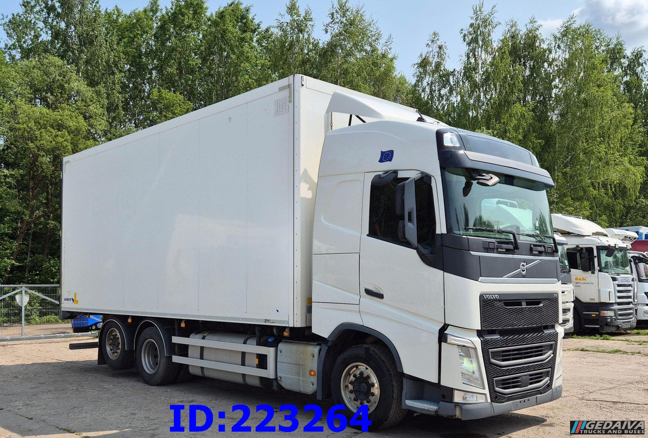 VOLVO FH13 460HP 6x2 Steering axle Euro6 - Hűtős teherautó: 1 kép. VOLVO FH13 460HP 6x2 Steering axle Euro6 - Hűtős teherautó: 1 kép.