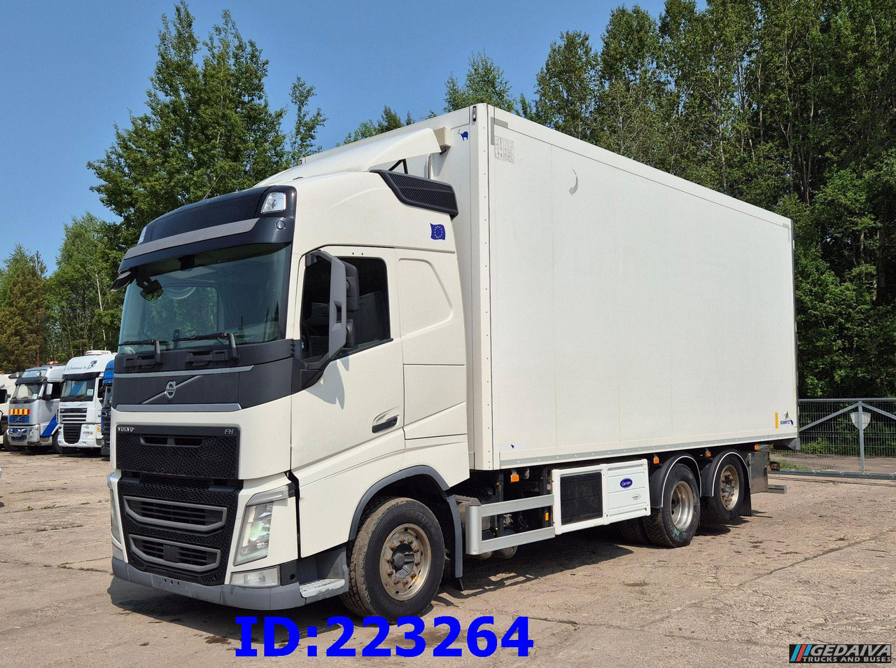 VOLVO FH13 460HP 6x2 Steering axle Euro6 - Hűtős teherautó: 3 kép. VOLVO FH13 460HP 6x2 Steering axle Euro6 - Hűtős teherautó: 3 kép.
