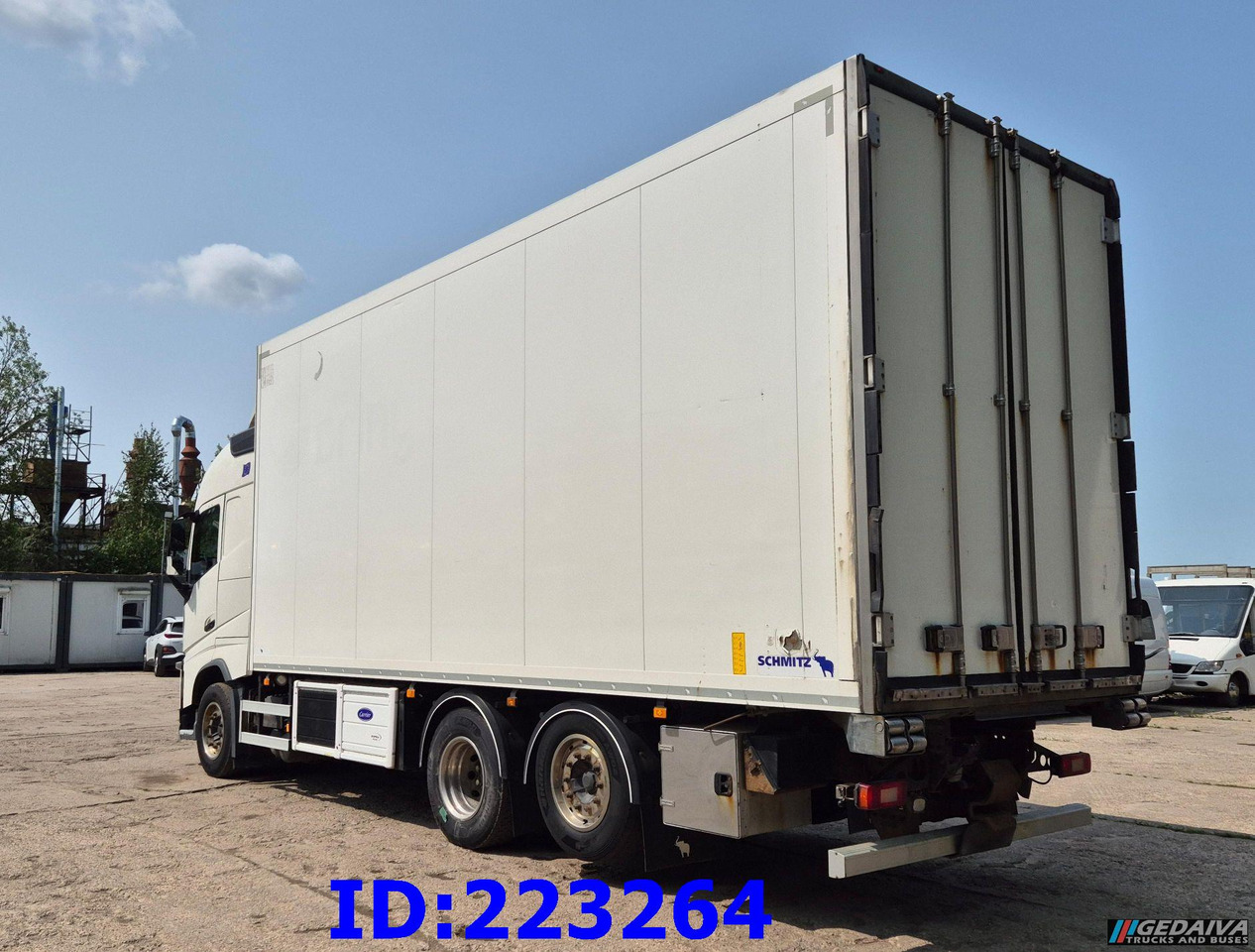 VOLVO FH13 460HP 6x2 Steering axle Euro6 - Hűtős teherautó: 5 kép. VOLVO FH13 460HP 6x2 Steering axle Euro6 - Hűtős teherautó: 5 kép.