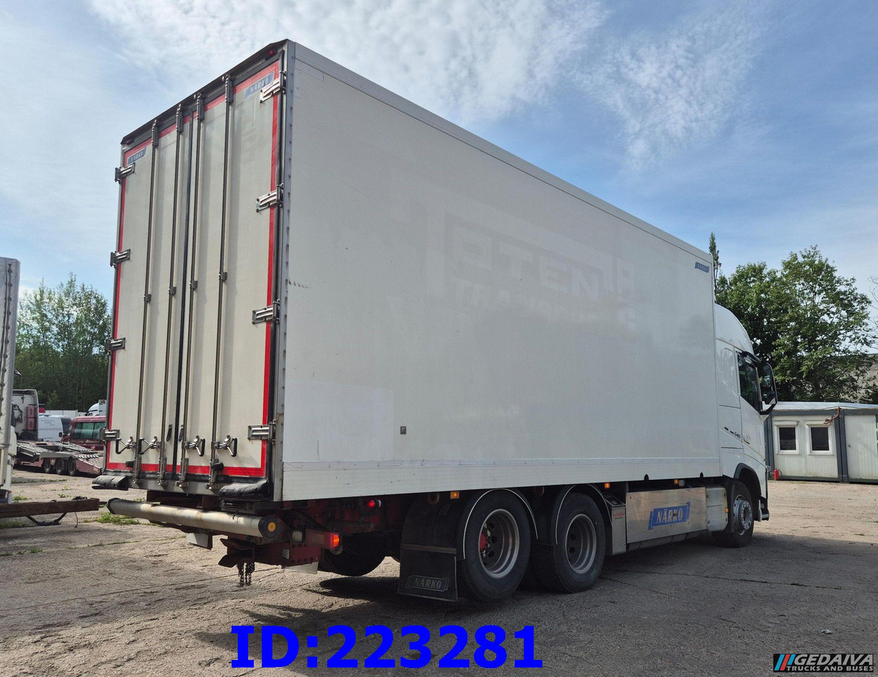 VOLVO FH13 540HP 6x2 (10 tyre) Euro6 - Hőszigetelt teherautó: 5 kép. VOLVO FH13 540HP 6x2 (10 tyre) Euro6 - Hőszigetelt teherautó: 5 kép.