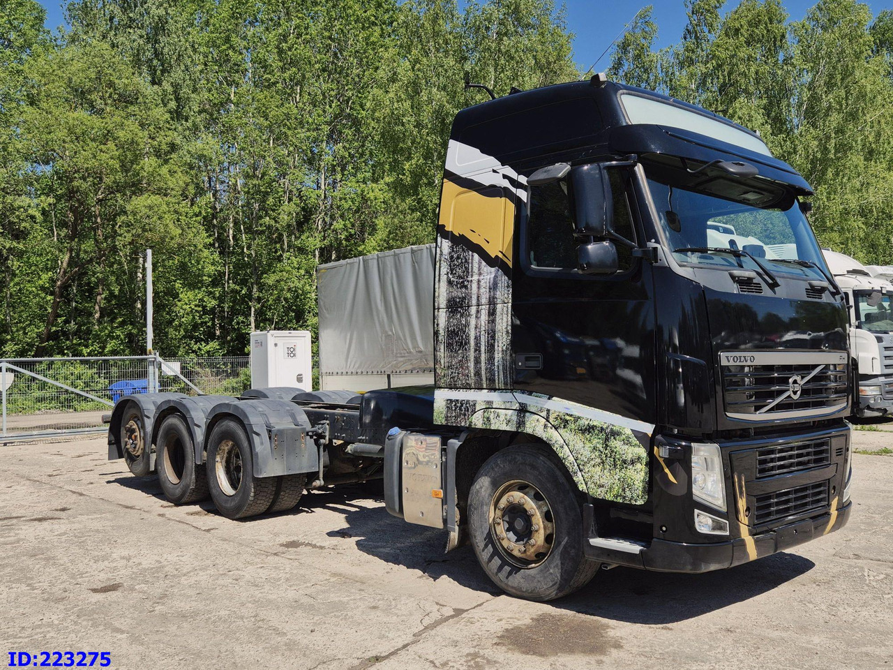 VOLVO FH13 540HP 8X4 (Steering axle) RETARDER - Alvaz teherautó: 4 kép. VOLVO FH13 540HP 8X4 (Steering axle) RETARDER - Alvaz teherautó: 4 kép.