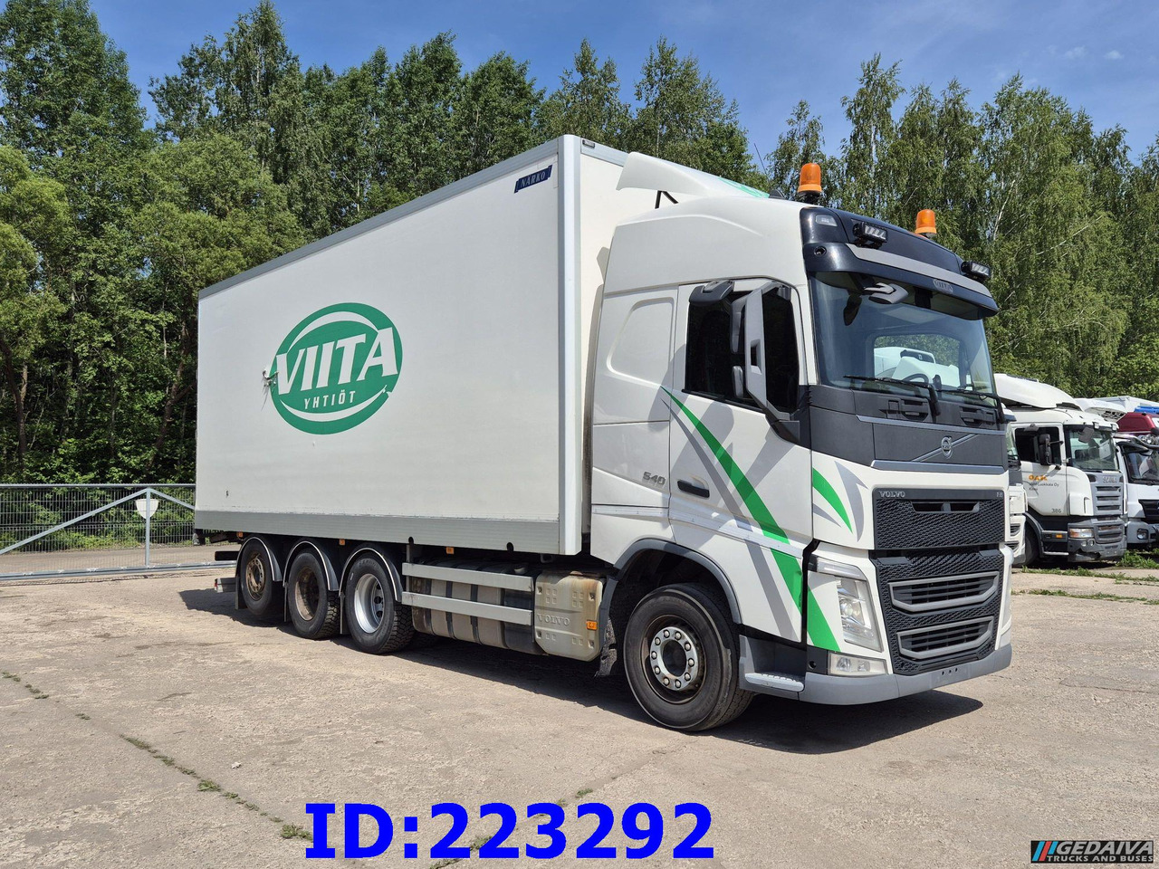 VOLVO FH13 540HP 8x4 Steering axle - Hőszigetelt teherautó: 4 kép. VOLVO FH13 540HP 8x4 Steering axle - Hőszigetelt teherautó: 4 kép.