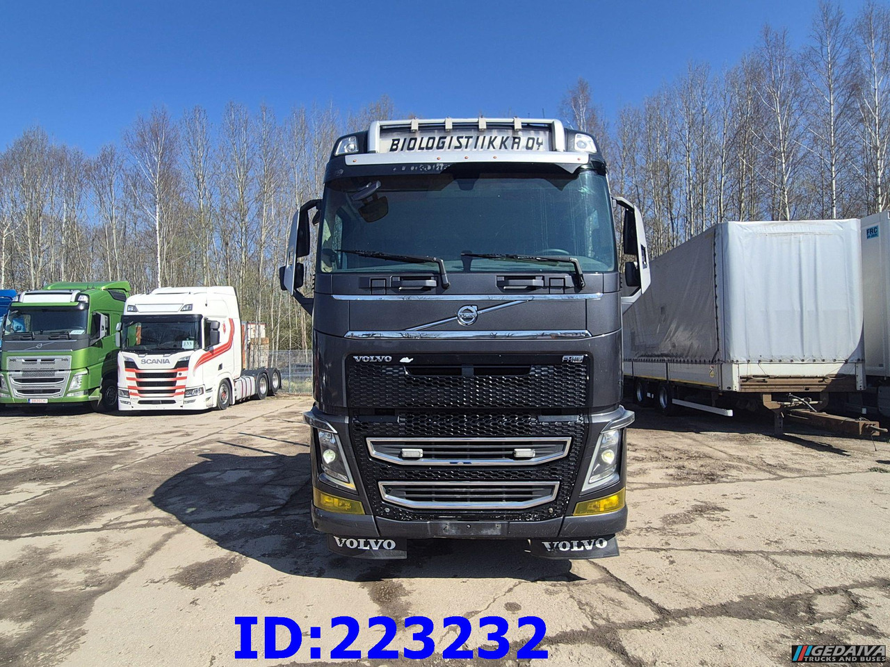 VOLVO FH16 700HP 8X4 Big Axles - Rönkszállító teherautó: 2 kép. VOLVO FH16 700HP 8X4 Big Axles - Rönkszállító teherautó: 2 kép.