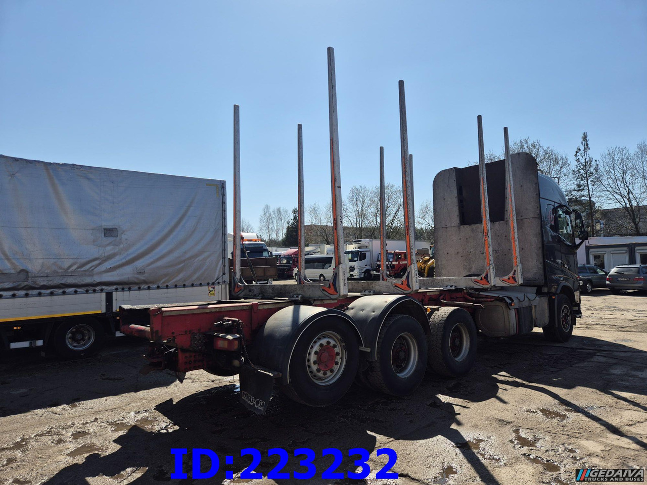 VOLVO FH16 700HP 8X4 Big Axles - Rönkszállító teherautó: 5 kép. VOLVO FH16 700HP 8X4 Big Axles - Rönkszállító teherautó: 5 kép.