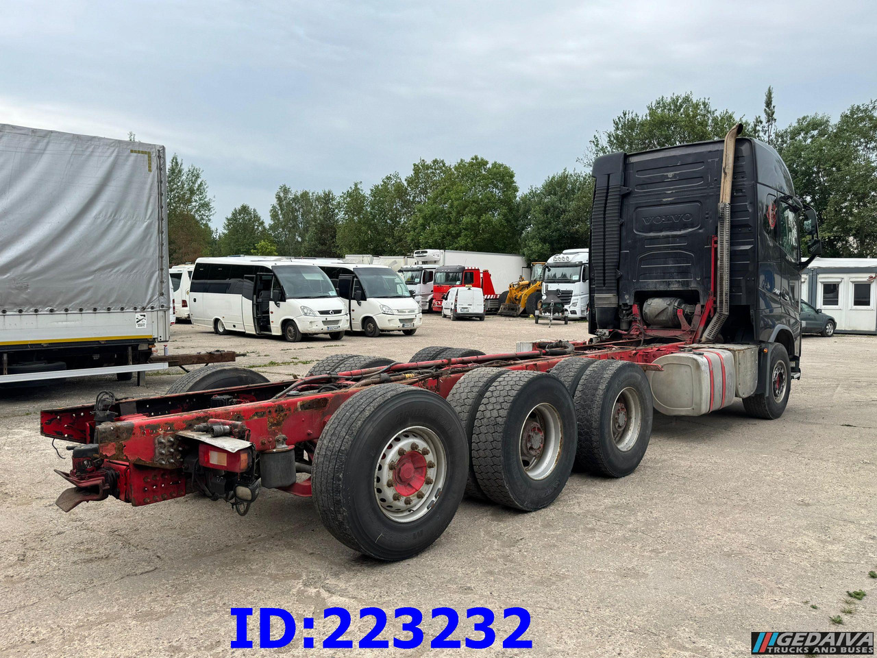 VOLVO FH16 700HP 8X4 Big Axles - Rönkszállító teherautó: 4 kép. VOLVO FH16 700HP 8X4 Big Axles - Rönkszállító teherautó: 4 kép.