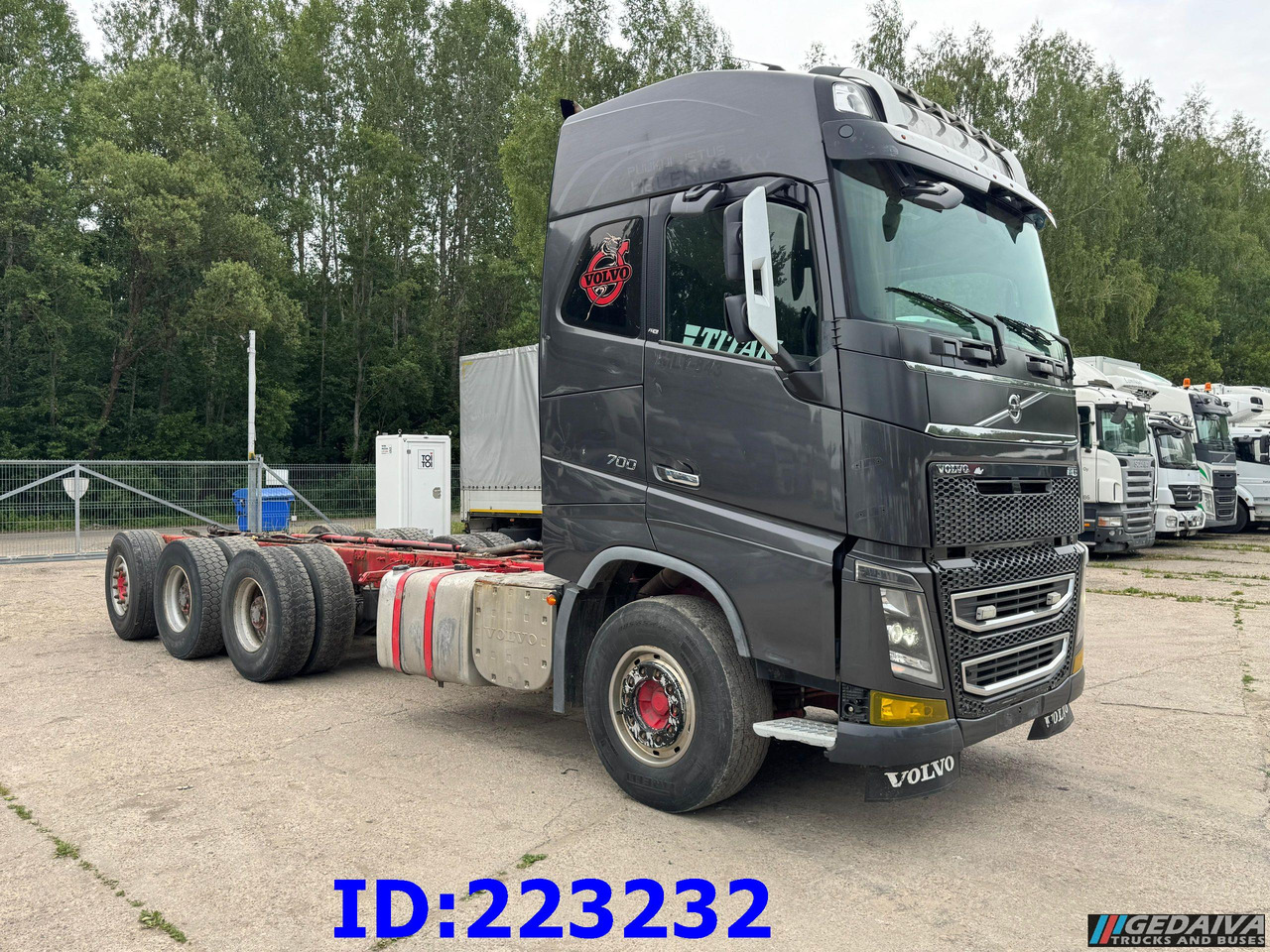 VOLVO FH16 700HP 8X4 Big Axles - Rönkszállító teherautó: 3 kép. VOLVO FH16 700HP 8X4 Big Axles - Rönkszállító teherautó: 3 kép.