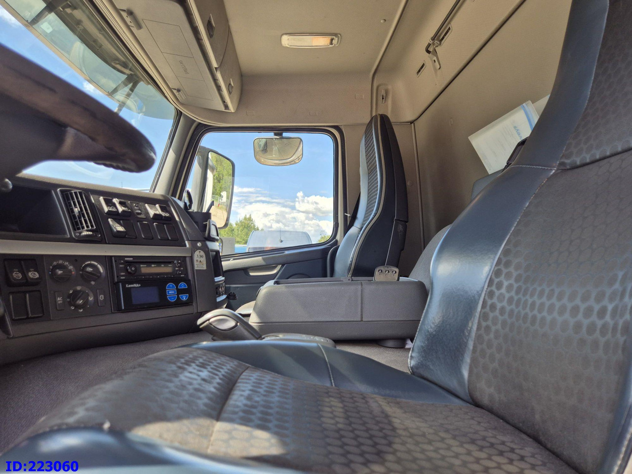 Hűtős teherautó VOLVO FM 410HP - 6X2 - Euro5  -Steering axle: 13 kép.