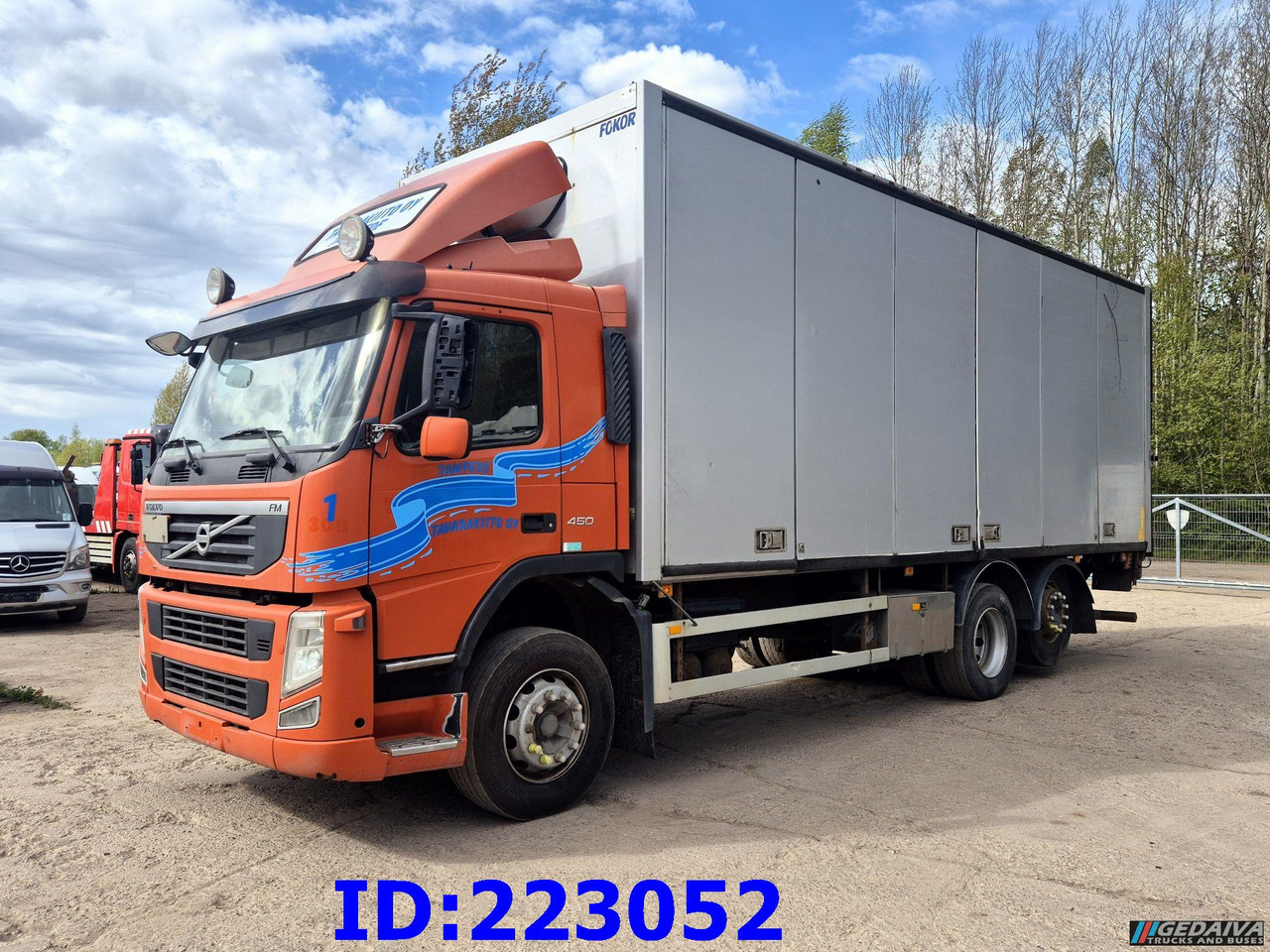 VOLVO FM11 450HP 6x2 Euro5 - Dobozos felépítményű teherautó: 1 kép. VOLVO FM11 450HP 6x2 Euro5 - Dobozos felépítményű teherautó: 1 kép.