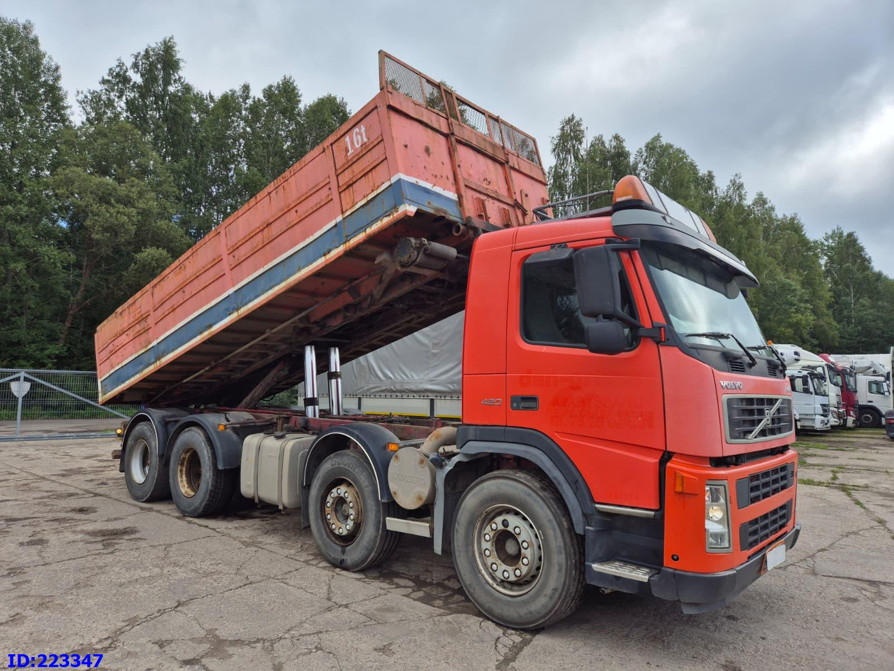 VOLVO FM12 420HP 8X4 Manual - Billenőplatós teherautó: 4 kép. VOLVO FM12 420HP 8X4 Manual - Billenőplatós teherautó: 4 kép.
