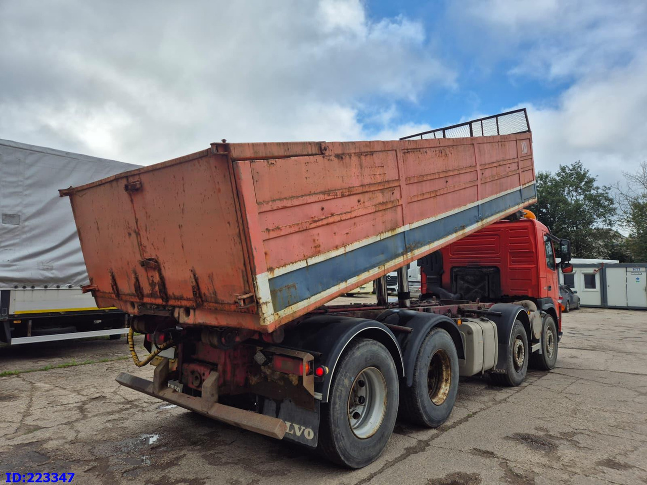 VOLVO FM12 420HP 8X4 Manual - Billenőplatós teherautó: 5 kép. VOLVO FM12 420HP 8X4 Manual - Billenőplatós teherautó: 5 kép.