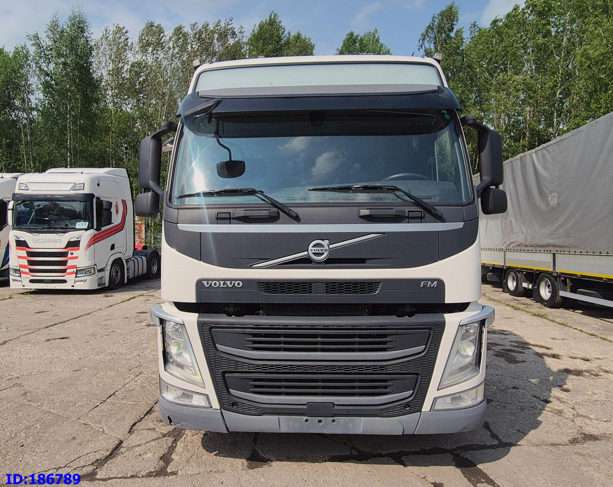 VOLVO FM13 500HP 6x2 - Alvaz teherautó: 2 kép. VOLVO FM13 500HP 6x2 - Alvaz teherautó: 2 kép.