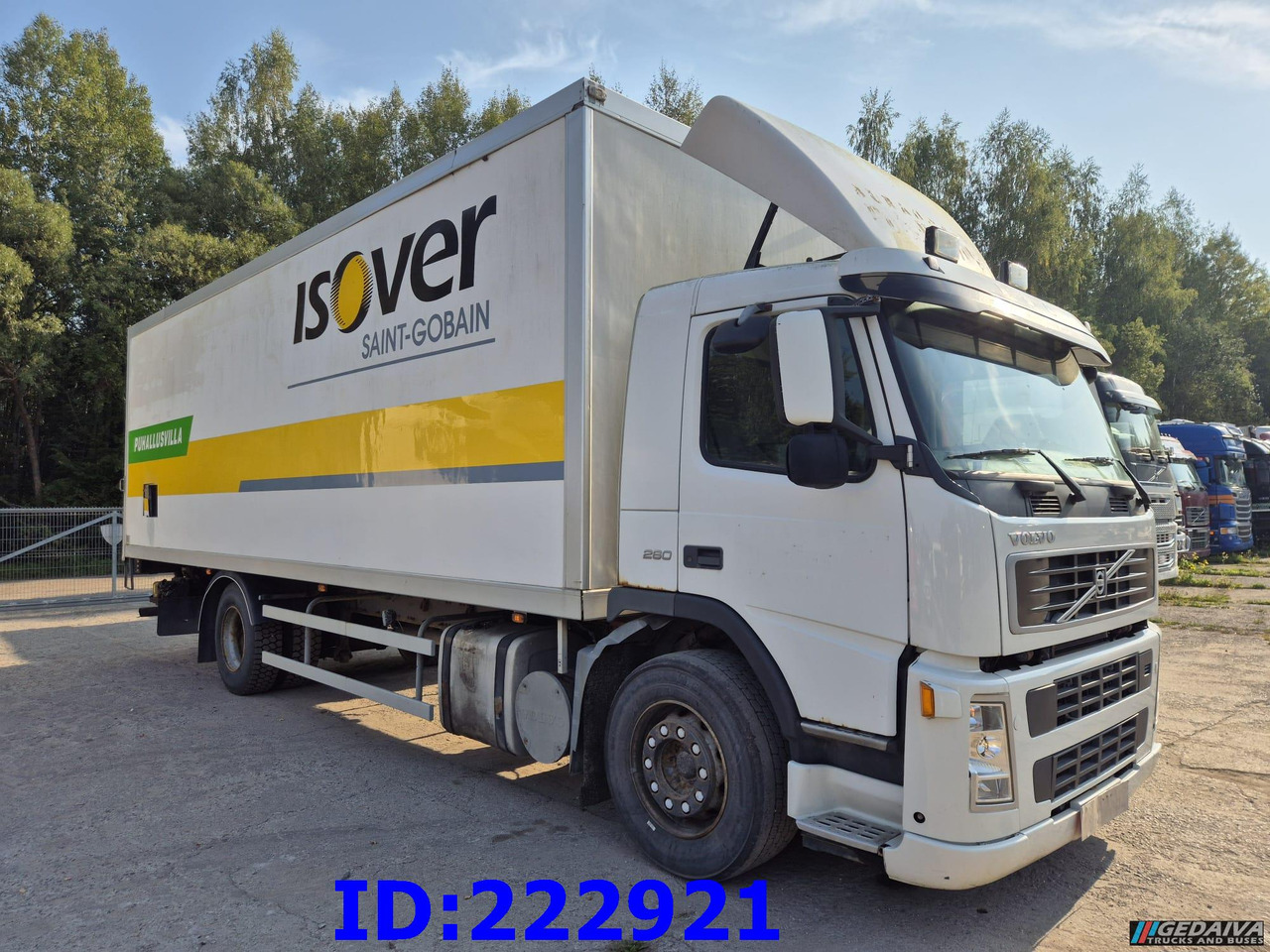 VOLVO FM9 260HP - Dobozos felépítményű teherautó: 4 kép. VOLVO FM9 260HP - Dobozos felépítményű teherautó: 4 kép.