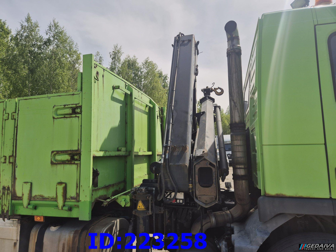 VOLVO FM9 300HP 6x2 + HIAB 144B -3 CL - Platós teherautó: 5 kép. VOLVO FM9 300HP 6x2 + HIAB 144B -3 CL - Platós teherautó: 5 kép.