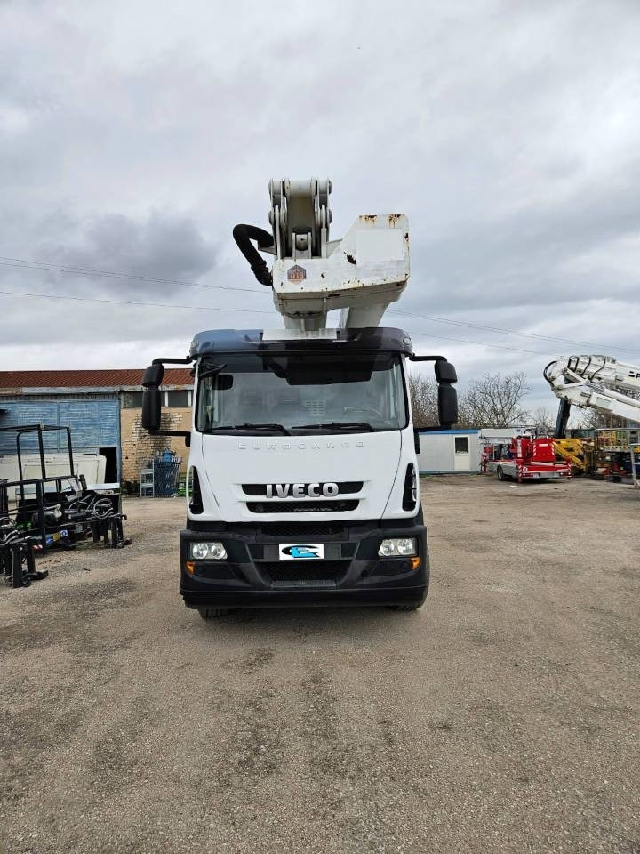 CTE CTE B LIFT 390 HR - Emelőkosaras teherautó: 3 kép. CTE CTE B LIFT 390 HR - Emelőkosaras teherautó: 3 kép.