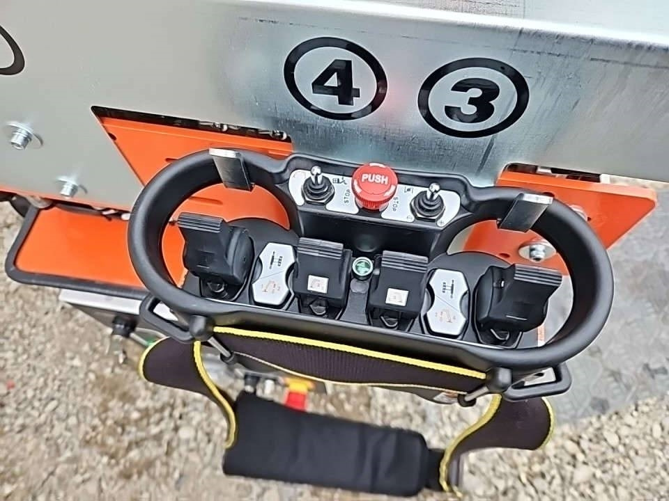 EasyLift R180 - Személyemelő: 3 kép. EasyLift R180 - Személyemelő: 3 kép.