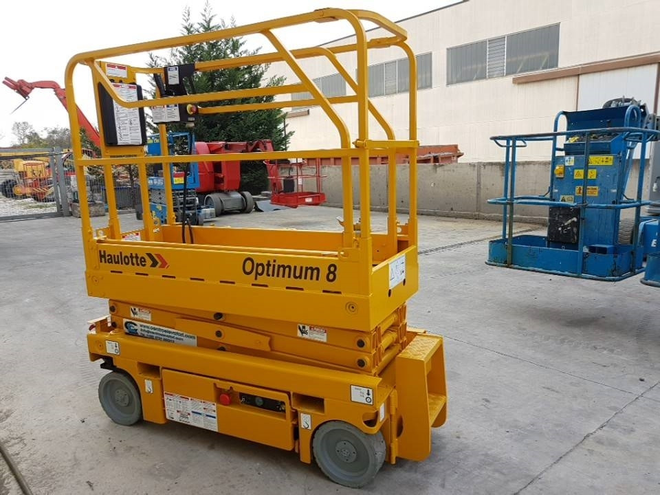 Haulotte Optimum 8 - Ollós emelő: 3 kép. Haulotte Optimum 8 - Ollós emelő: 3 kép.
