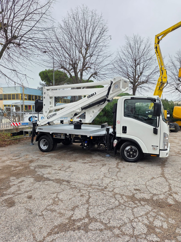 Isoli P 200H - Emelőkosaras teherautó: 1 kép. Isoli P 200H - Emelőkosaras teherautó: 1 kép.