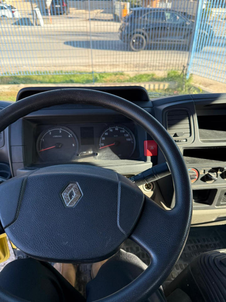 - Emelőkosaras teherautó: 4 kép. - Emelőkosaras teherautó: 4 kép.