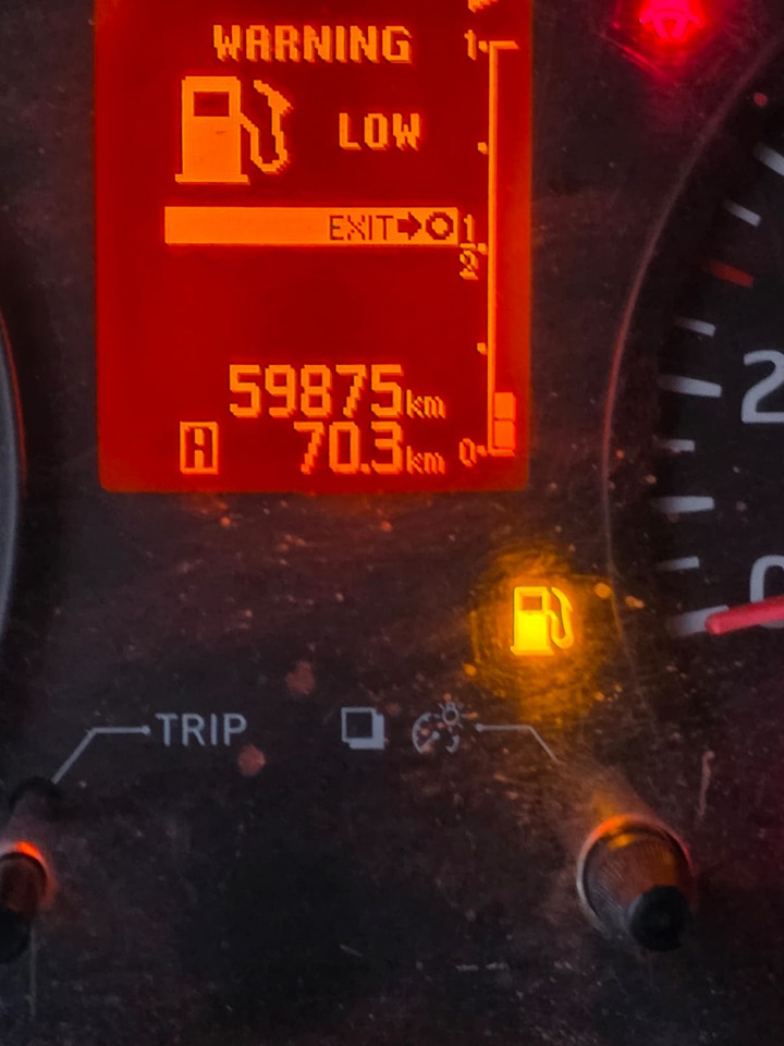 PALFINGER P 200 A - Emelőkosaras teherautó: 4 kép. PALFINGER P 200 A - Emelőkosaras teherautó: 4 kép.