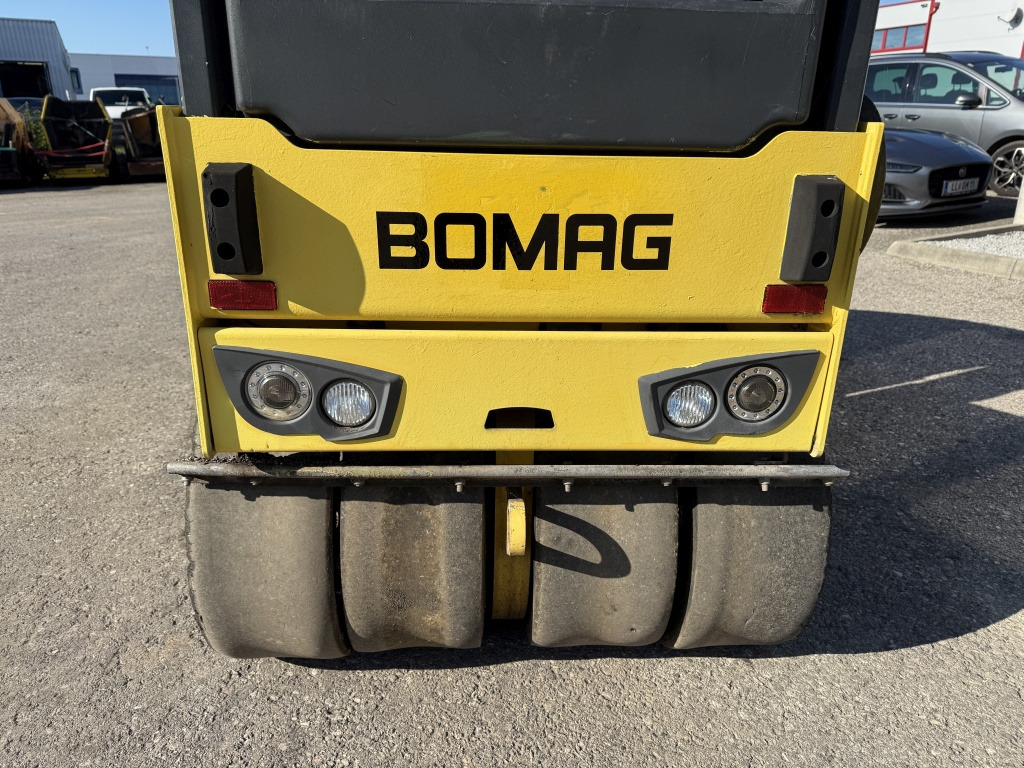 Bomag BW 120 AC-5 (111743) - Úthenger: 4 kép. Bomag BW 120 AC-5 (111743) - Úthenger: 4 kép.