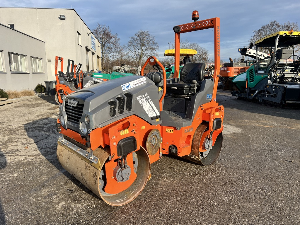 Hamm HD 12-VO (111368) - Úthenger: 2 kép. Hamm HD 12-VO (111368) - Úthenger: 2 kép.