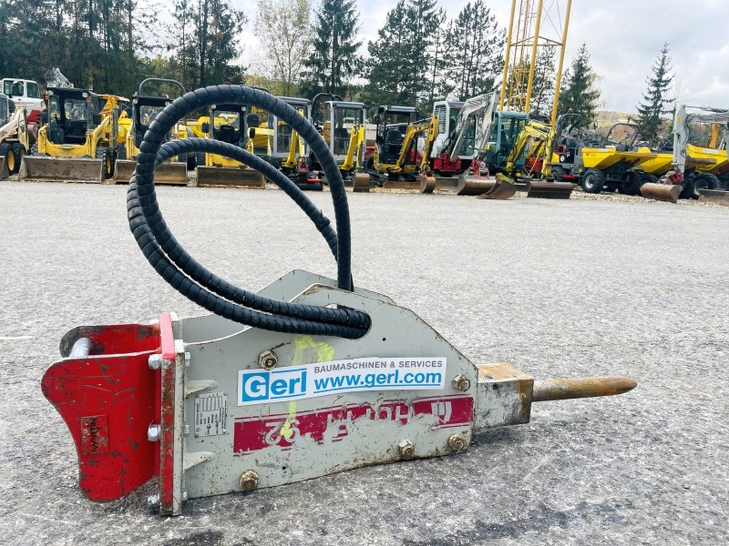 Huppi 92 (4093) - Hidraulikus törőfej: 1 kép. Huppi 92 (4093) - Hidraulikus törőfej: 1 kép.