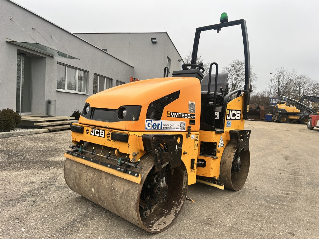 JCB Vibromax VMT 260-120 (111438) - Henger: 2 kép. JCB Vibromax VMT 260-120 (111438) - Henger: 2 kép.