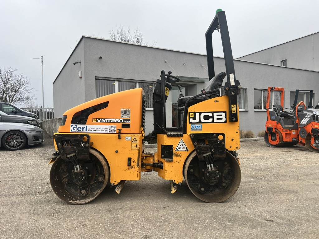 JCB Vibromax VMT 260-120 (111438) - Henger: 1 kép. JCB Vibromax VMT 260-120 (111438) - Henger: 1 kép.