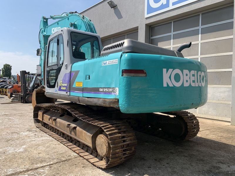 Kobelco SK 250 NLC-6 (109666) - Lánctalpas kotró: 4 kép. Kobelco SK 250 NLC-6 (109666) - Lánctalpas kotró: 4 kép.