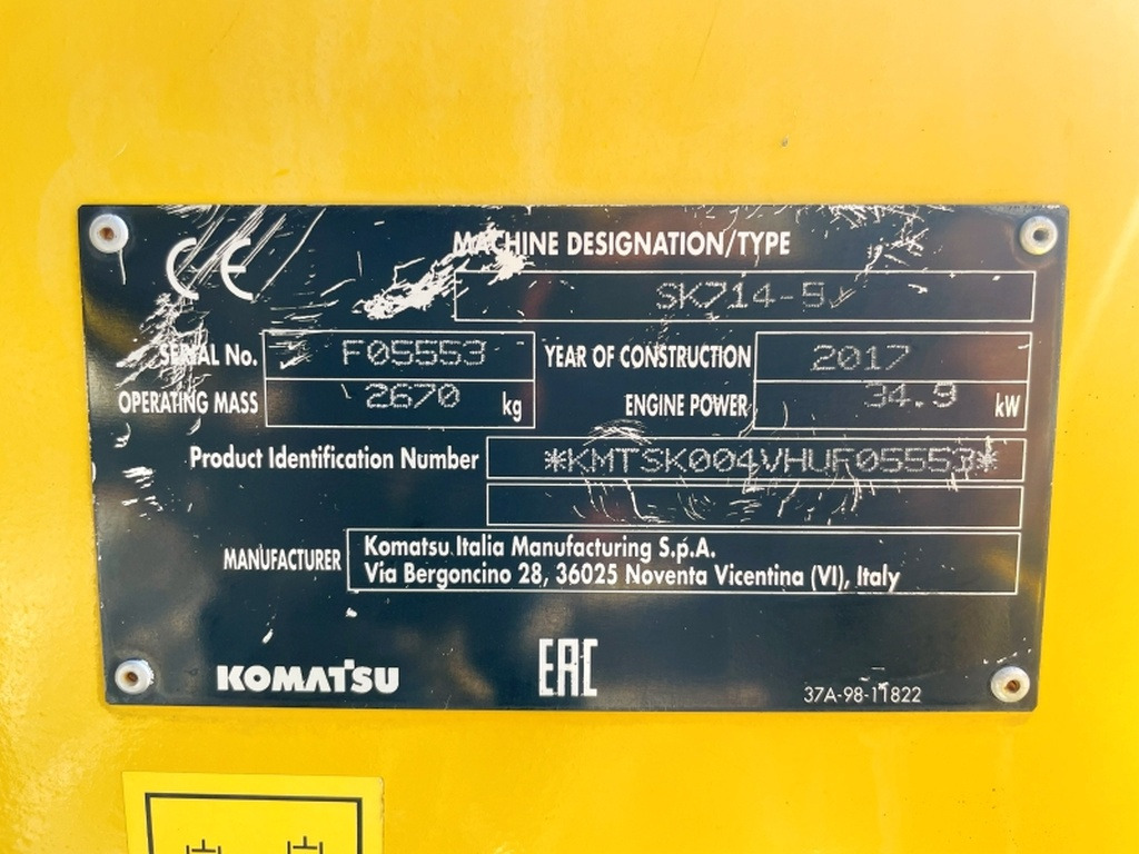 Komatsu SK714-5 (4065) - Mini homlokrakodó: 3 kép. Komatsu SK714-5 (4065) - Mini homlokrakodó: 3 kép.
