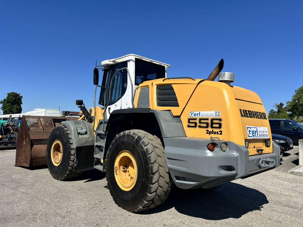 Liebherr L 556 (111583) - Gumikerekes homlokrakodó: 4 kép. Liebherr L 556 (111583) - Gumikerekes homlokrakodó: 4 kép.