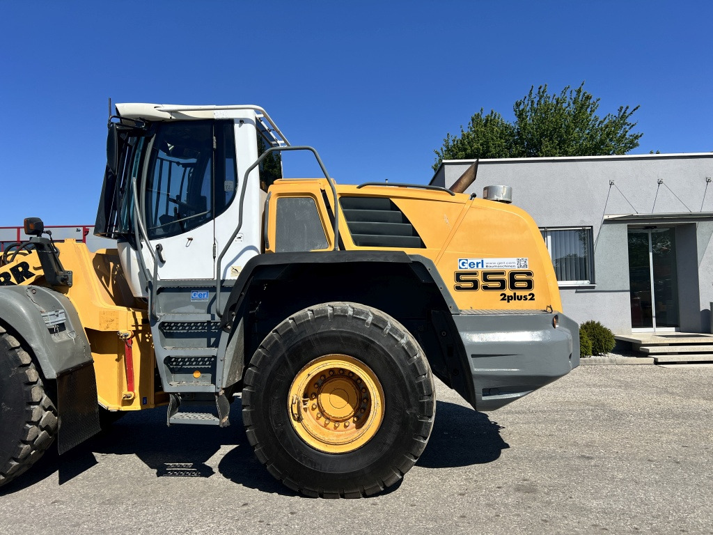 Liebherr L 556 (111583) - Gumikerekes homlokrakodó: 2 kép. Liebherr L 556 (111583) - Gumikerekes homlokrakodó: 2 kép.