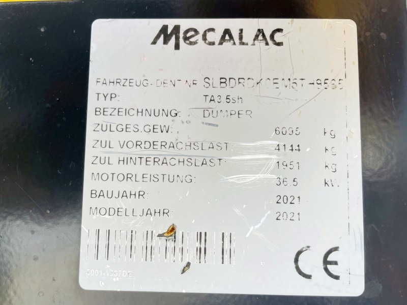 Mecalac TA3.5 SH (3748) - Minidömper: 4 kép. Mecalac TA3.5 SH (3748) - Minidömper: 4 kép.